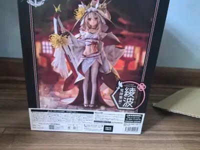 这次买的是碧蓝航线的角色凌波改，我非常喜欢碧蓝航线里的角色，这些舰船历史，不过搜凌波改的时候总是搜到Eva的凌波。