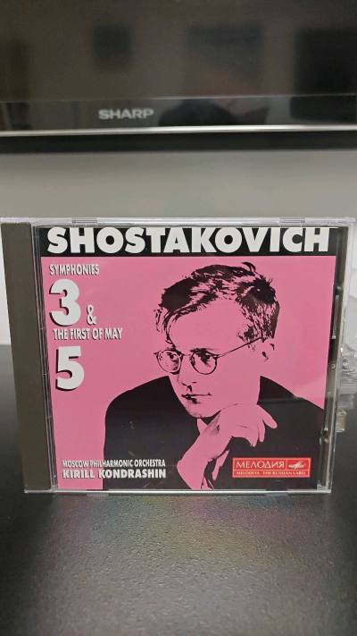 挖煤姬找到的了很多经典古典音乐，使用十分方便，竹蜻蜓echo速度快无关税，非常合适。肖斯塔科维奇有两位俄罗斯指挥大神很擅长，一是穆拉文斯基，一是康德拉申，与德国指挥家不同，更能表现肖式的神经质矛盾内核