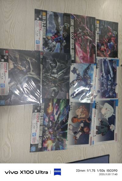 又到一套高达彩画，太漂亮了，价格也很合适
竹蜻蜓包装里三层外三层很严实，发货也快，安全到手，期待下一单的到货，也会继续淘淘淘买买买