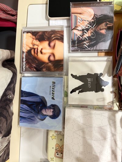 好价切到自己喜欢的cd，且到货拆箱时每张cd包裹的非常严实也很规整。物流也是特别快，走的EMS，三天就到了。中途也切到过一张盗版cd，申请了售后业得到了比较好的解决方案，算是一次愉快的购物体验。