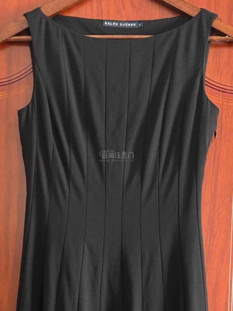 ##我的心愿清单# 一直心心念念的两件衣服，种草了很久，终于在挖煤姬上买到啦，拿到手超级满意成功拔草！版型非常优秀，尺寸非常合适，上身效果非常好！太爱啦！还要夸夸挖煤姬的高效率，是走的是EMS路线，一共五天就到家了！不得不说，挖煤姬真是一个非常优秀的平台呀，还会继续...