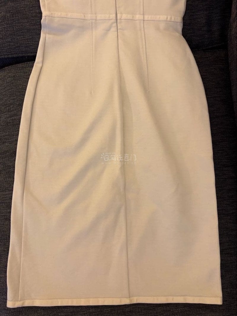 ##我的心愿清单# 一直心心念念的两件衣服，种草了很久，终于在挖煤姬上买到啦，拿到手超级满意成功拔草！版型非常优秀，尺寸非常合适，上身效果非常好！太爱啦！还要夸夸挖煤姬的高效率，是走的是EMS路线，一共五天就到家了！不得不说，挖煤姬真是一个非常优秀的平台呀，还会继续...