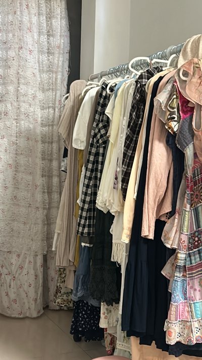 衣服收到了，面料和做工都很好，上身效果和图片一样，尺码也很准。发货速度超快，包装得很严实。这是我在海涛软件上买的最满意的一次，性价比超高，已经推荐给朋友了，下次还会再来！