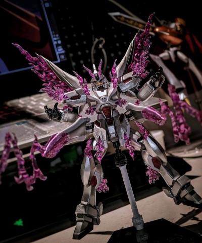 海淘捡漏的robot魂幽灵高达，用了挖煤姬软件的折扣，最近终于拿到了。整体素质尚可，效果不错。

包装是挖煤姬的纸箱加内部大泡膜，彩盒再包一层小气泡膜，东西安全到达。