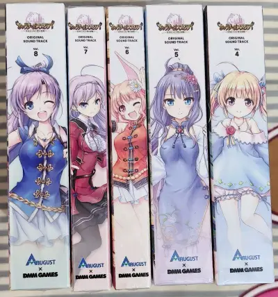 八月页游的OST都出到第8张了，新作还是遥遥无期。。

这次捡到宝了，5张全新未拆封的只需要5000日元，立马入手了，光是第八张现在中古都要2000日元左右，还是很值的，很好看，收藏价值高。