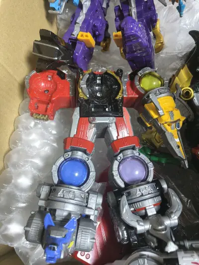 玩具质量超棒！无异味无毛刺，玩具玩得超开心，还能锻炼动手能力，包装严实没损坏，物流也快，真心推荐给家人们！