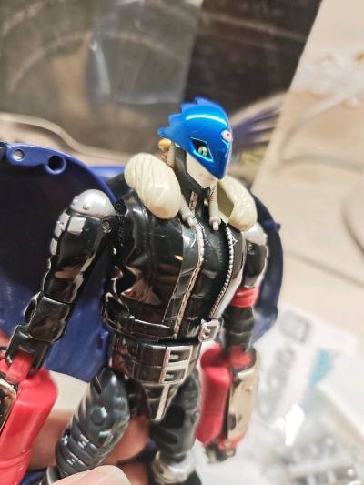 今天收到数码宝贝驯兽师之王的模型玩具，堕天地狱兽，小妖兽变形玩具，哈哈，没想到还能有爆裂模式的变形玩具，小枪的收纳也很给力，在耳朵里，太巧妙了，挖煤姬666