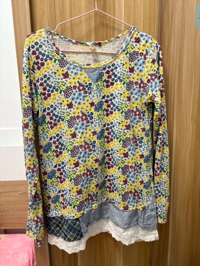 挖煤姬买的打底衫和外套到啦，非常好看，挖煤姬是一款非常适合新手宝宝使用的APP，发货很快，客服回复的也很快，有很多快递可以选择，还可以用积分抵扣运费，每天都送优惠劵，没有踩雷！非常喜欢！感谢挖煤姬让我蹲到了好物！后续会继续使用挖煤姬的！