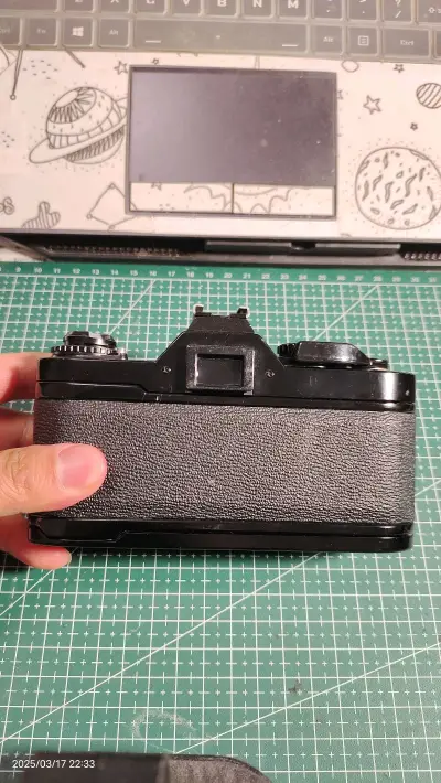 通过海淘网站购买日本中古胶片相机。从下单、海外运输到清关都很讯速。收到后检查，机身无磕碰，功能正常。性价比很高。整体体验非常愉快。包装非常严实，相机完好无损地到达了我手中。