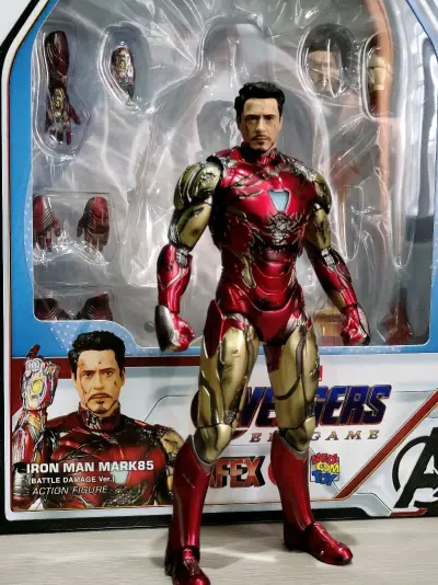 在煤炉上买到了mafex钢铁侠马克85战损版，复联四虽然已经过去6年了，但是托尼以凡人之躯比肩神明的画面还历历在目，终于买到了好价的手办，开心✧٩(ˊωˋ*)و✧