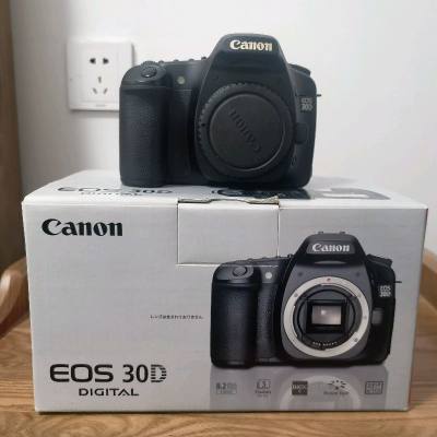 我的挖煤姬11月好物分享来喽，挖煤姬是个非常靠谱的海淘平台，物流很快，价格实惠，这次淘的佳能相机30d成色非常新，几乎没有瑕疵，包装也非常用心，很满意的一次购物体验，下次还在挖煤姬上买