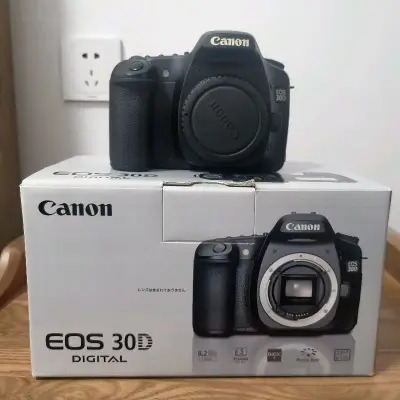 我的挖煤姬11月好物分享来喽，挖煤姬是个非常靠谱的海淘平台，物流很快，价格实惠，这次淘的佳能相机30d成色非常新，几乎没有瑕疵，包装也非常用心，很满意的一次购物体验，下次还在挖煤姬上买