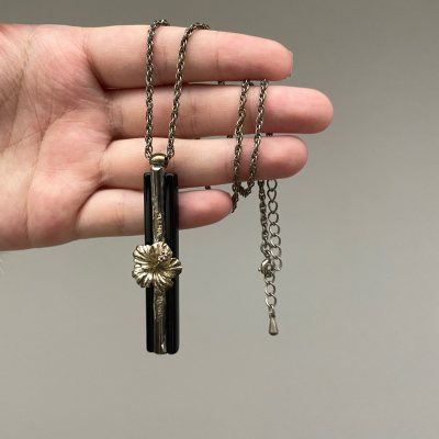 挖煤姬使用无数次了，这次又淘到了喜欢的物品，和图片基本无差别，很喜欢啊，希望能多吃点优惠券，挺好挺好的。