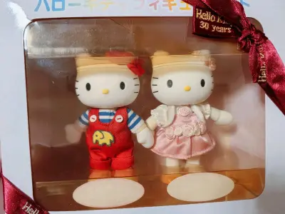 这次切了一对kitty，非常好看可爱～喜欢极了～走的是可追踪小航空，因为是最便宜又比较快的线，喜欢～