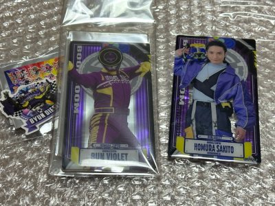 继续在煤吃谷，有免手续费的优惠券多个商品一起下单很划算。毛绒亚克力轻走了竹蜻蜓，合单通过后两天发货，合在一起重新算了重量还退了5块运费，不到一周到手很不错。