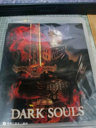 黑魂原声带CD发售的太少了，好像只有游戏附赠特典和之前一个典藏版有，没有单独发售过，SF社罪大恶极?典藏版太贵，特典国内平台太少，所以选择日淘了