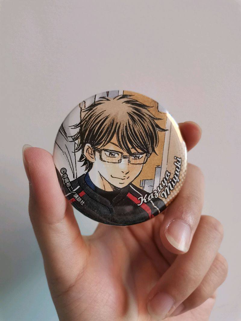 很久之前预订的，但说实在的，等的有点久，感觉收到手有点无所谓了呢，不过原画还是很美好的存在，留着收藏好了ヽ(≧Д≦)ノ预订的立牌也陆续到了，很美貌