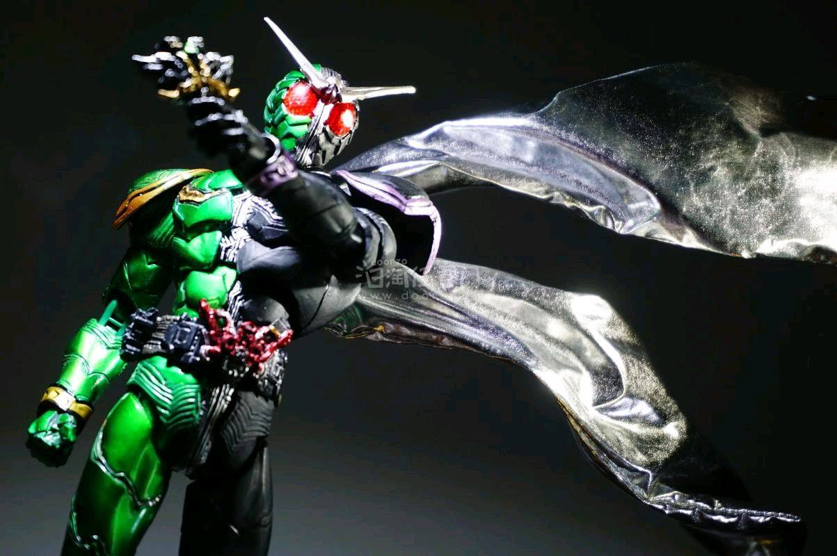 帅帅帅，sic真的太帅了，配件良管饱，运输包装好，无损，响鬼全新就没拍了，入了根本停不下来了???????完了，你染上万代了！！！