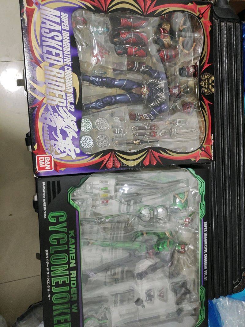 帅帅帅，sic真的太帅了，配件良管饱，运输包装好，无损，响鬼全新就没拍了，入了根本停不下来了???????完了，你染上万代了！！！