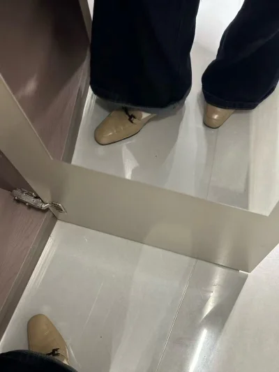 非常漂亮美丽的鞋子，就是发货有一点点慢，下次还是会继续使用挖煤姬的，用了9折卷价格也很合适，求大额卷继续来。