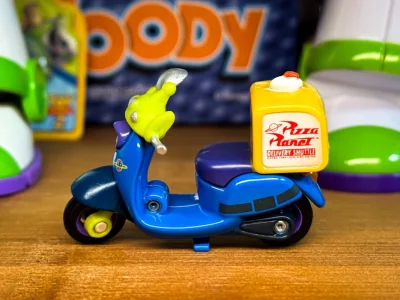 大家好，新的一期挖煤姬海淘好物分享来啦～这次主要是因为买了一组心爱的小车 里面有我喜欢的雪宝摩托车。所有激情下单，成功拿下。还跟我之前切的包裹一起寄回来了。就真的很喜欢开盲盒的感觉，小车真的很精致收到非常惊喜。走的ems，价格都非常划算，状态很棒，希望以后可以通过挖...