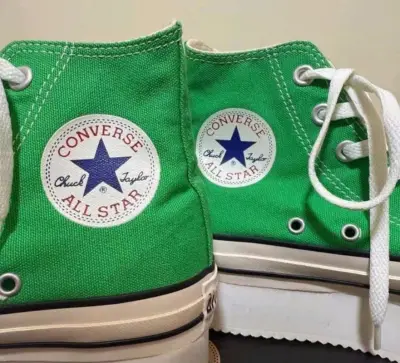 东西收到啦 特别好看的鞋子 忍不住多拍几张 很愉快的交易，物流安全放心 客服也很好哦，每次收到的包裹都用厚泡沫纸裹得严严实实，中古相机、易碎周边从来没出现过运损，实物成色和描述完全一致，甚至经常有惊喜。客服响应也超及时，有疑问很快就能得到解答，社恐也能放心下单。