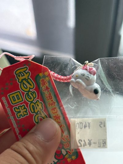 挖煤姬你是什么神仙平台！这次一口气收了那么多个挂件小可爱，每一个都是正品，每一个都在我的萌点上蹦迪！价格更是可爱到哭：，竹蜻蜓快递也很香的是速度——周一东京仓发货，打包外裹着两层气泡膜，每只小挂件都单独套了磨砂袋，连吊牌都没折，强迫症一本满足。客服“煤球酱”还手写了...