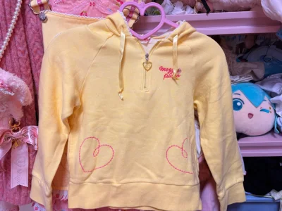 物流包装都非常好 等了那么久没有白等 衣服完好无损的而且特别干净非常萌非常喜欢呀第二次在这个app淘东西 非常好非常好！