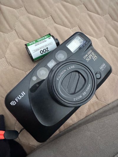 拿到手已经有一两个月了，都是成色很好的使用起来没什么问题！拍出来的照片也很满意！价格比国内便宜很多呢！