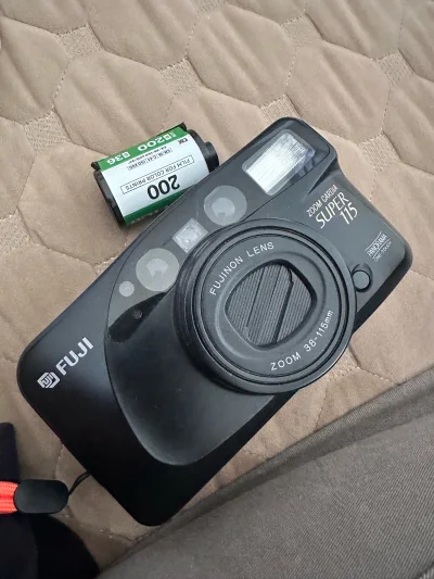 拿到手已经有一两个月了，都是成色很好的使用起来没什么问题！拍出来的照片也很满意！价格比国内便宜很多呢！