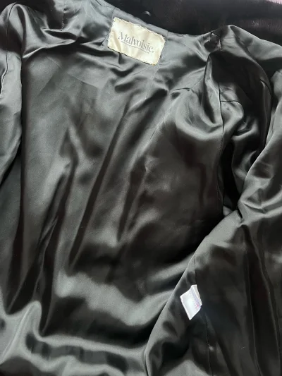 值得一直用的平台，一百分的推荐，已经来很多次了，这次也是完美安全到货！包裹包装严实，运费安全快捷！衣服也是非常满意！会一直用下去！希望挖煤姬越来越好！