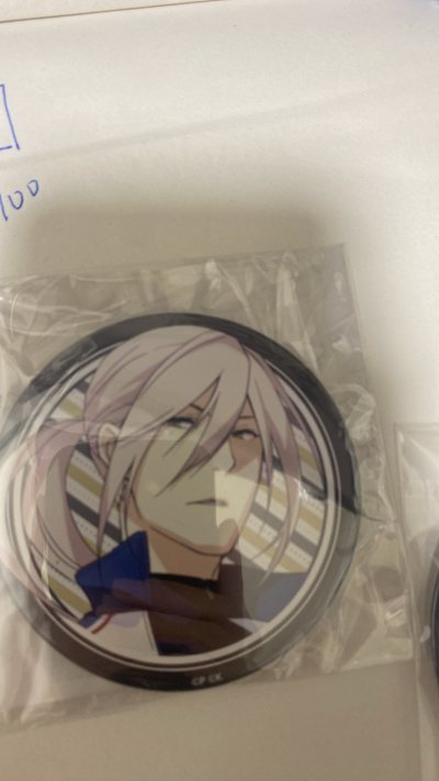 基本每个月都会用姬姬买谷子。
主要是买我推的漂亮谷子，kuji系列的久我超级美，喜欢～希望可以买到更多久我的谷子～