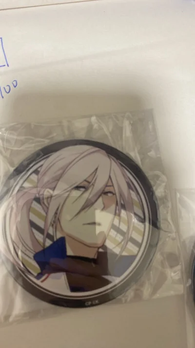 基本每个月都会用姬姬买谷子。
主要是买我推的漂亮谷子，kuji系列的久我超级美，喜欢～希望可以买到更多久我的谷子～