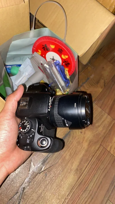 真心吹爆挖煤姬的日淘相机体验！作为海淘小白，原本还担心语言不通、流程复杂，结果平台自带的翻译功能超实用，商品详情、卖家沟通都毫无障碍，全程跟着指引操作，简单到不用费脑子。

下单前反复对比了好几款相机，卖家的描述特别详细，实拍图角度齐全，连细微的使用痕迹都标注得清清...