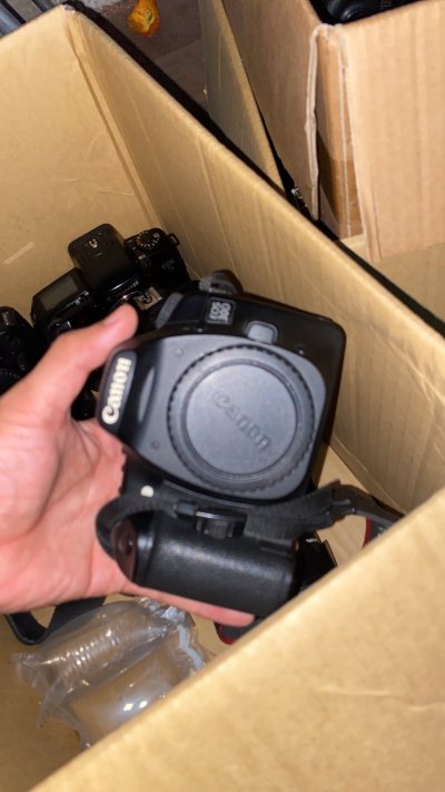 超推荐挖煤姬日淘相机！作为海淘小白，平台翻译功能超实用，沟通操作零障碍。相机成色远超预期，机身无明显划痕，镜头通透无霉，功能全正常。包装严实抗磕碰，合单发货省运费，物流可追踪，客服响应及时，靠谱又省心，已推荐给朋友！