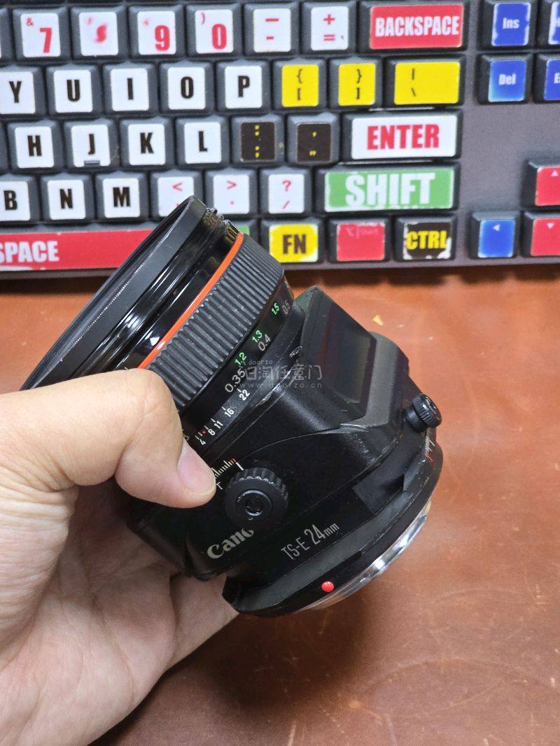 这次海淘的摄影镜头太棒了。虽外观成色在日本算差，但对摄影佬刚刚好！(๑ت๑)
所有费用加起来，算下来，也比某鱼来的要更划算一些。