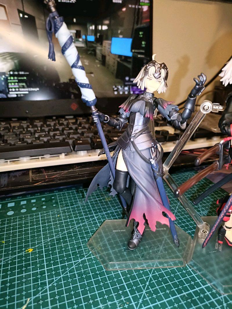 期待已久的黑贞俩只终于到货了，从下单后到现在，速度快的很，自己想要拿来diy的头壳也到货了，马上去下单眼睛