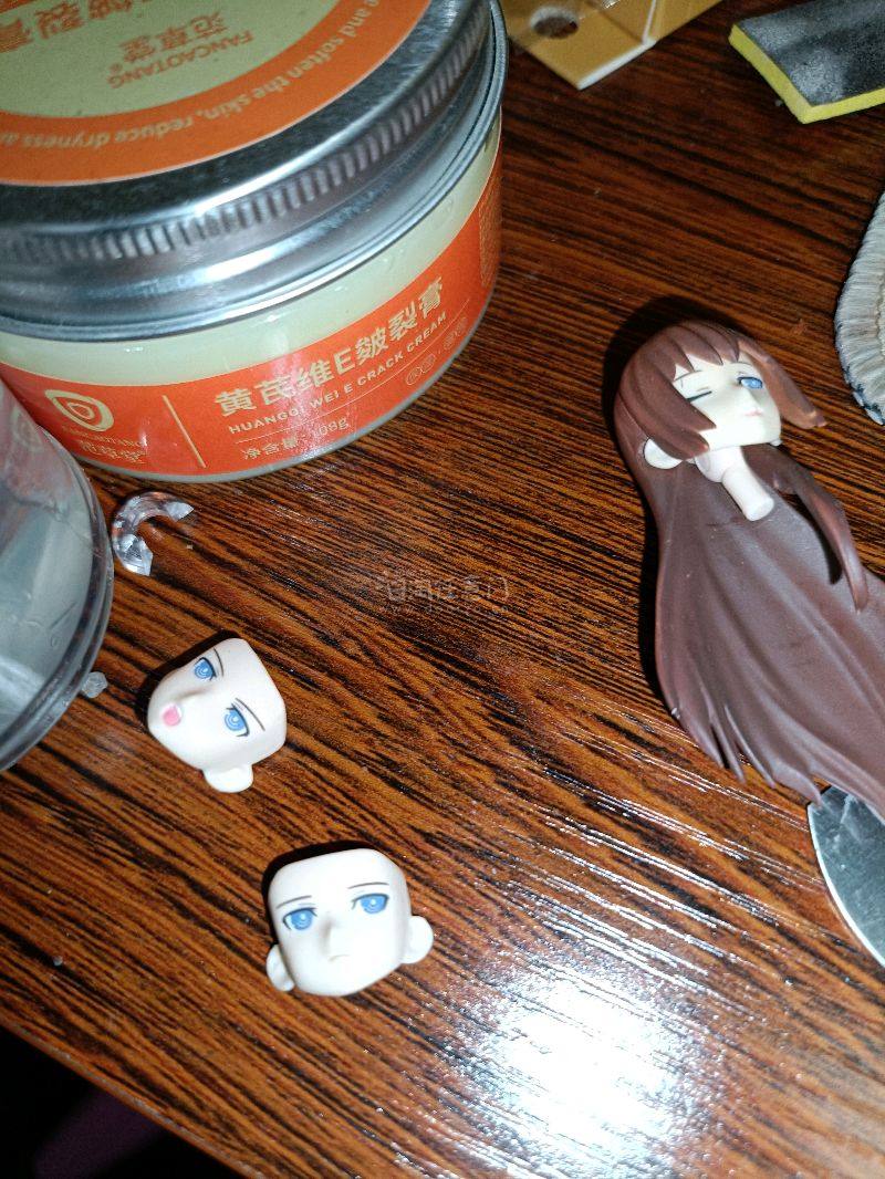 期待已久的黑贞俩只终于到货了，从下单后到现在，速度快的很，自己想要拿来diy的头壳也到货了，马上去下单眼睛