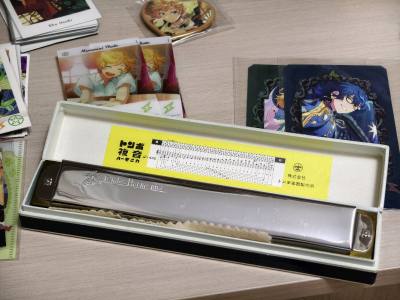 也是成功迎来在挖煤姬第二次开箱！这次走了海淘没拆袋，主包也是拆上信封了。还以为海淘要等很久，其实还好差不多一个月就收到了。心心念念的口琴终于到了我要亲死这个雅虎，抱着试试看的心态真的就给我切到了我真的笑开花…然后又切了一些es谷。不得不说挖煤姬真的特好用，页面简洁易...