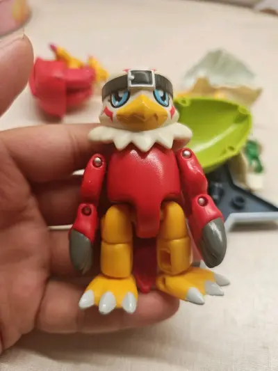 今天收到数码宝贝模型玩具麻鹰兽变形玩具，看到这熟悉的玩具思绪回到了童年，哈哈，很棒的购买体验，还会继续回购，挖煤姬yyds