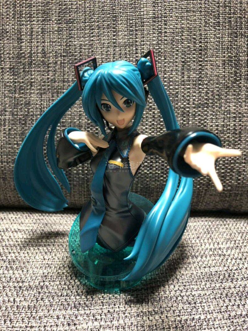 在挖煤姬很多次，总是能淘到非常不错东西，价格划算，运费便宜，这次淘到喜欢手办，选择竹蜻蜓专线运输，25天就到手，包装特别严实，服务不错。