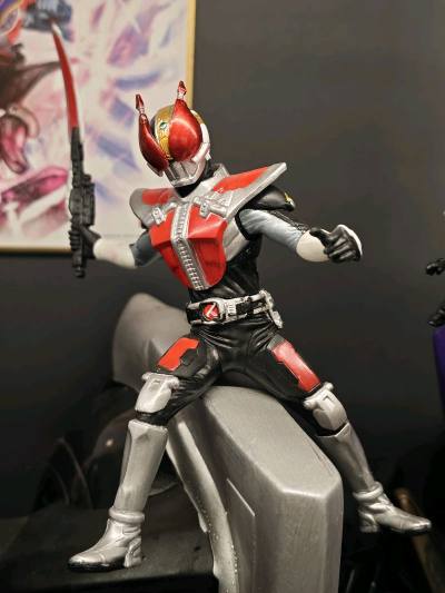 这次购买的是假面骑士电王系列的玩具，性价比很高，内容涵盖的很多。并且收到货后成色也很不错，现在煤炉的竹蜻蜓还有寄件优惠，我很满意