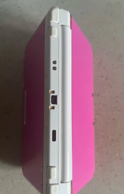 海淘了新大三new3dsll粉白色，箱说全对码原装无拆修，几乎无划痕，无磕碰，功能全正常，非常满意的购物体验