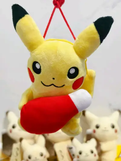 这次是专门为了皮卡丘抱番茄瓶这个毛绒包包而买的一单，这是第二次尝试竹蜻蜓路线，合单很快，物流速度也比较快，用的新箱，东西完好无损地到了，满意！