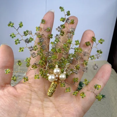 又又又安全下车，从发货到收到包裹不到一周时间，真的超级快，包装严实特别好，每次购物体验都很棒，这次淘的几个胸针都很合我眼，搭配大衣很好看，捡漏价拿到，每次都是拆盲盒一样的惊喜，爱上这种感觉，所以每周都要淘一次，太刺激了哈哈哈