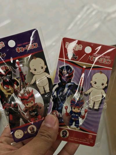 这次购买的是假面骑士响鬼系列产品，包含sic和丘比特钥匙链。两个钥匙链实在是太可爱了，就是价格和国内差不多，加上运费也一样了，但好再说是收到了，整体不错