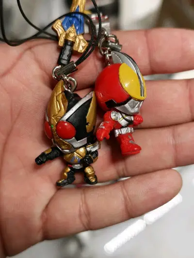 这次购买的是假面骑士和711超市联名的钥匙链。算下来加上运费均价8米一个，国内已经12一个，便宜了不少。一共十一个，很好看，购物体验很不错