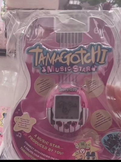 蹲了很久才蹲到，海淘太厉害了，能买到我的梦中情机，大爱挖煤姬，这个真的好稀有，谁能懂这个心情，太赞了