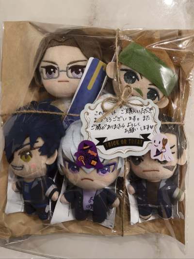 早知道走竹蜻蜓了（）不仅快还比被税的海运便宜
yhm精致的打包，甚至贴心弄的万圣主题
在日亚看到好价立牌，光速购入
mandarake平台也能买了，好价胶片get✓
还有其他都是买过的小复数，不赘述