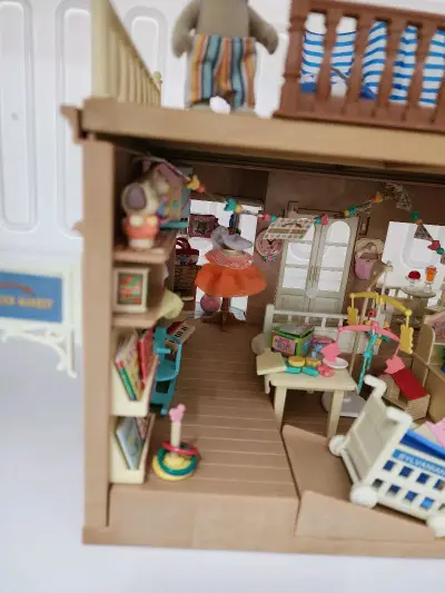 已经多次购买，感觉这些设计真的非常好看，小物件很丰富，很适合搭配各种玩偶。价格也比较合适就差几个小配件也已经补齐。。